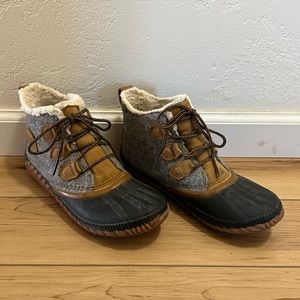 Sorel duck boots.